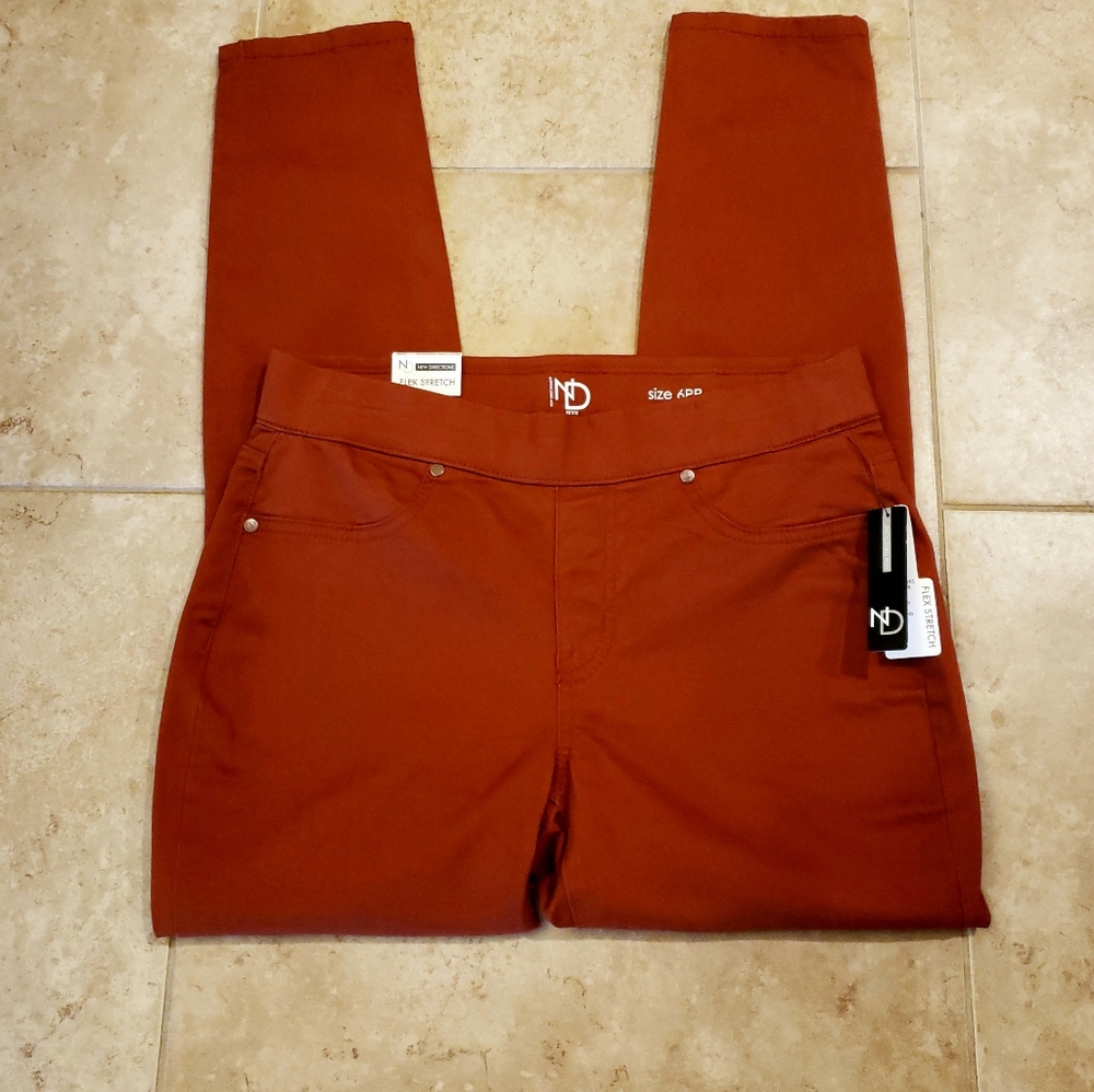 NEW DIRECTIONS Pull-On Skinny Pants - Size…